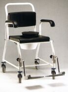 esempio di sedia a comoda con quattro ruote