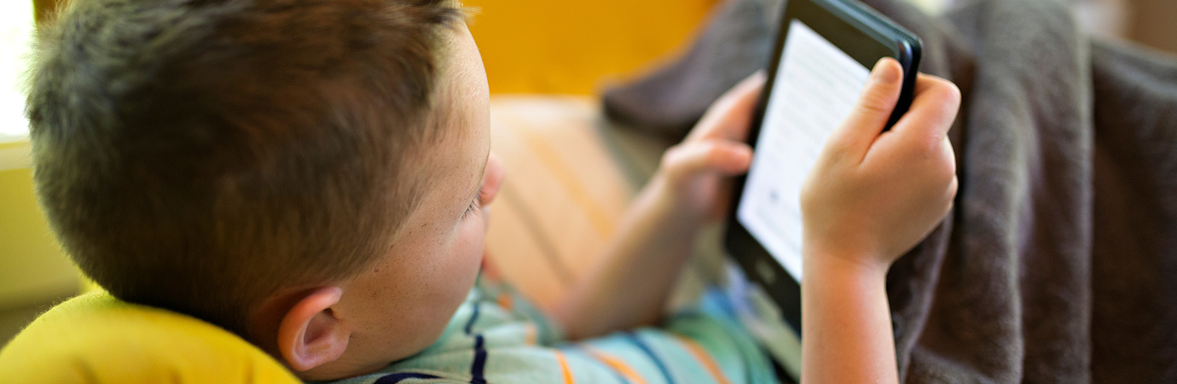 Disabilità: l’utilizzo di tablet, smartphone e TV supera i limiti raccomandati dalle società di pediatria